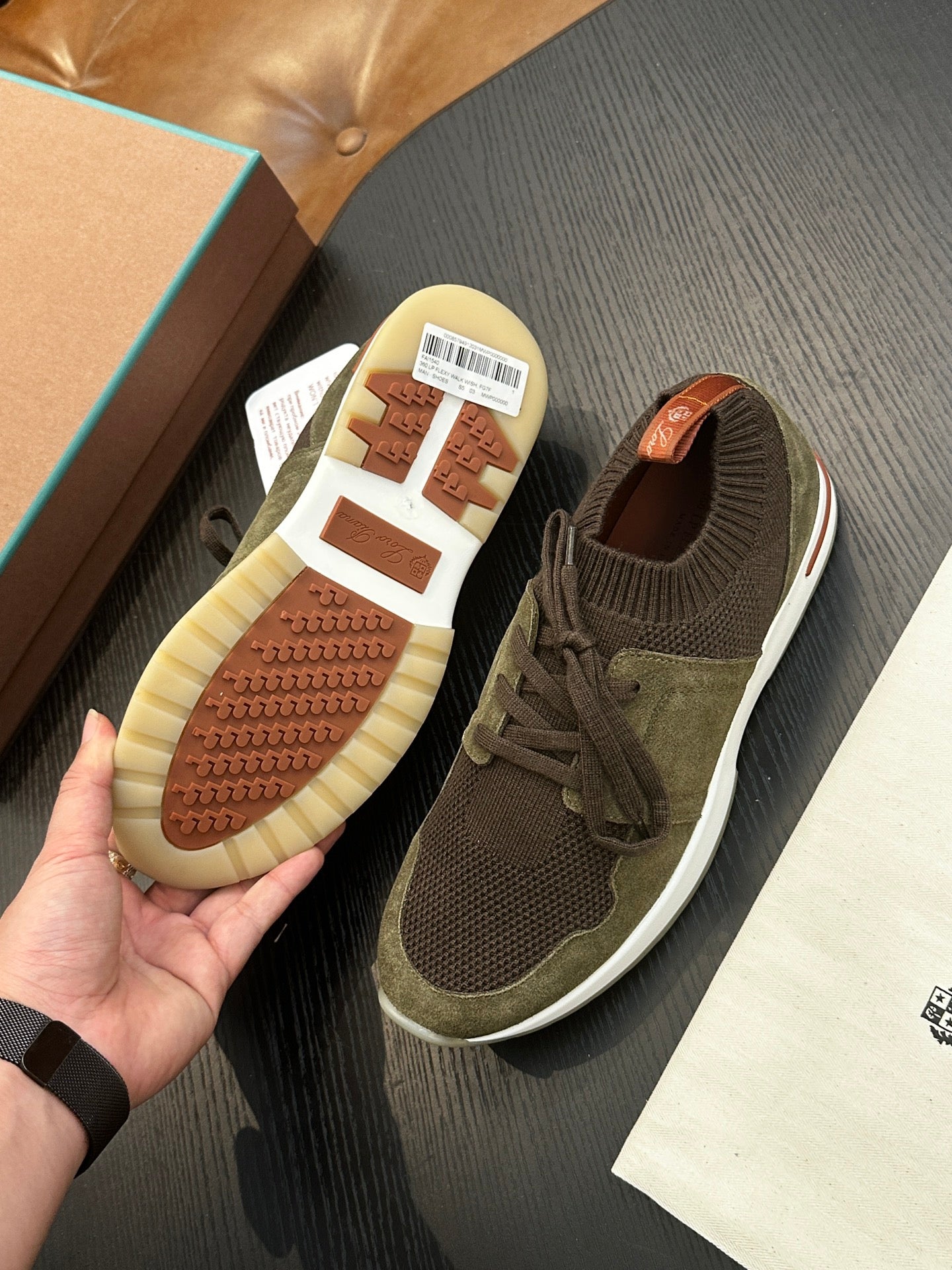 LP Sneakers