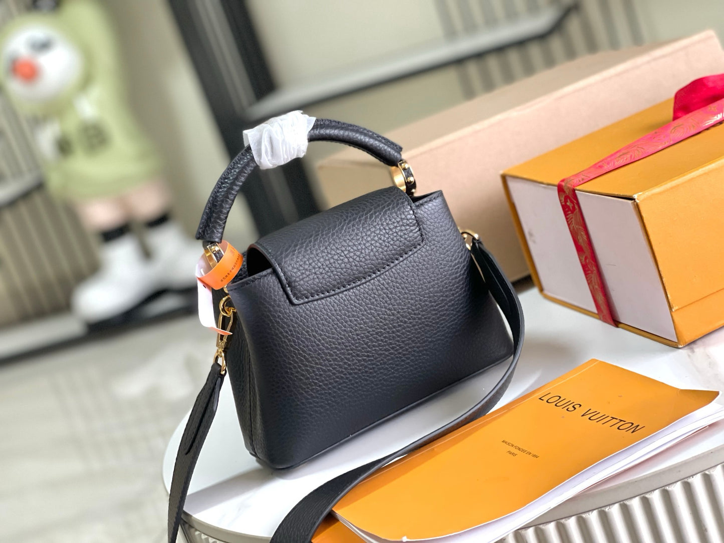 LV Capucines M48863