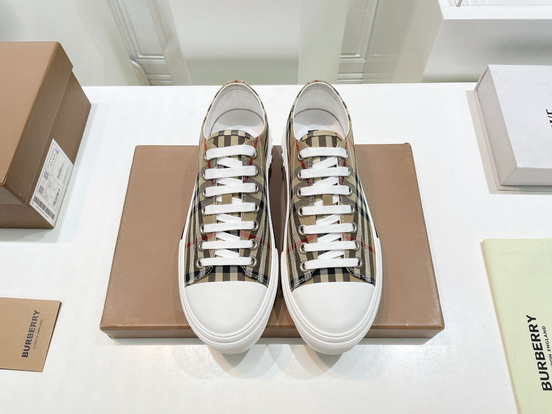 Burberry Sneakers