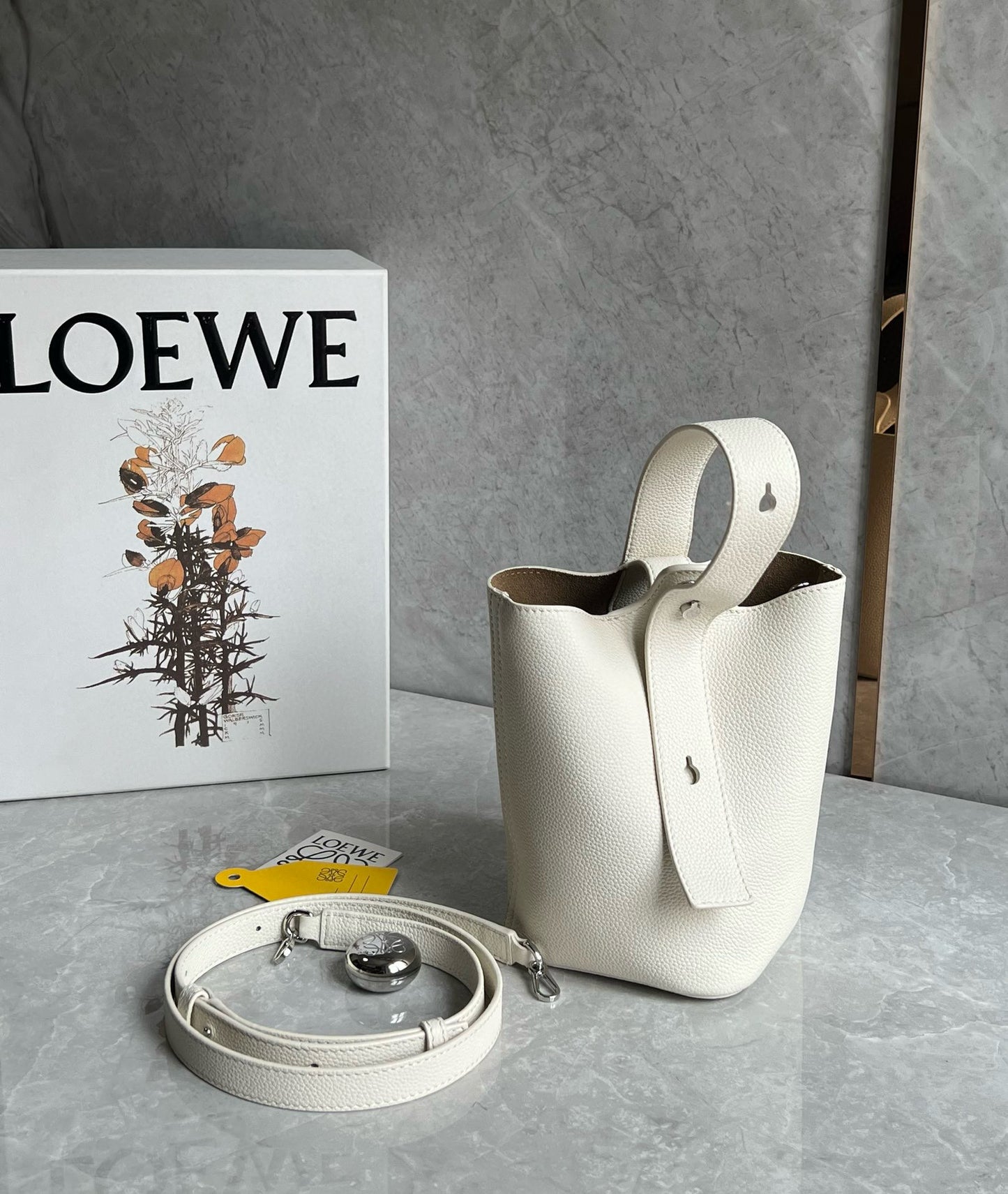 Loewe Pebble Bucket Bag(16x16x19.5cm)
