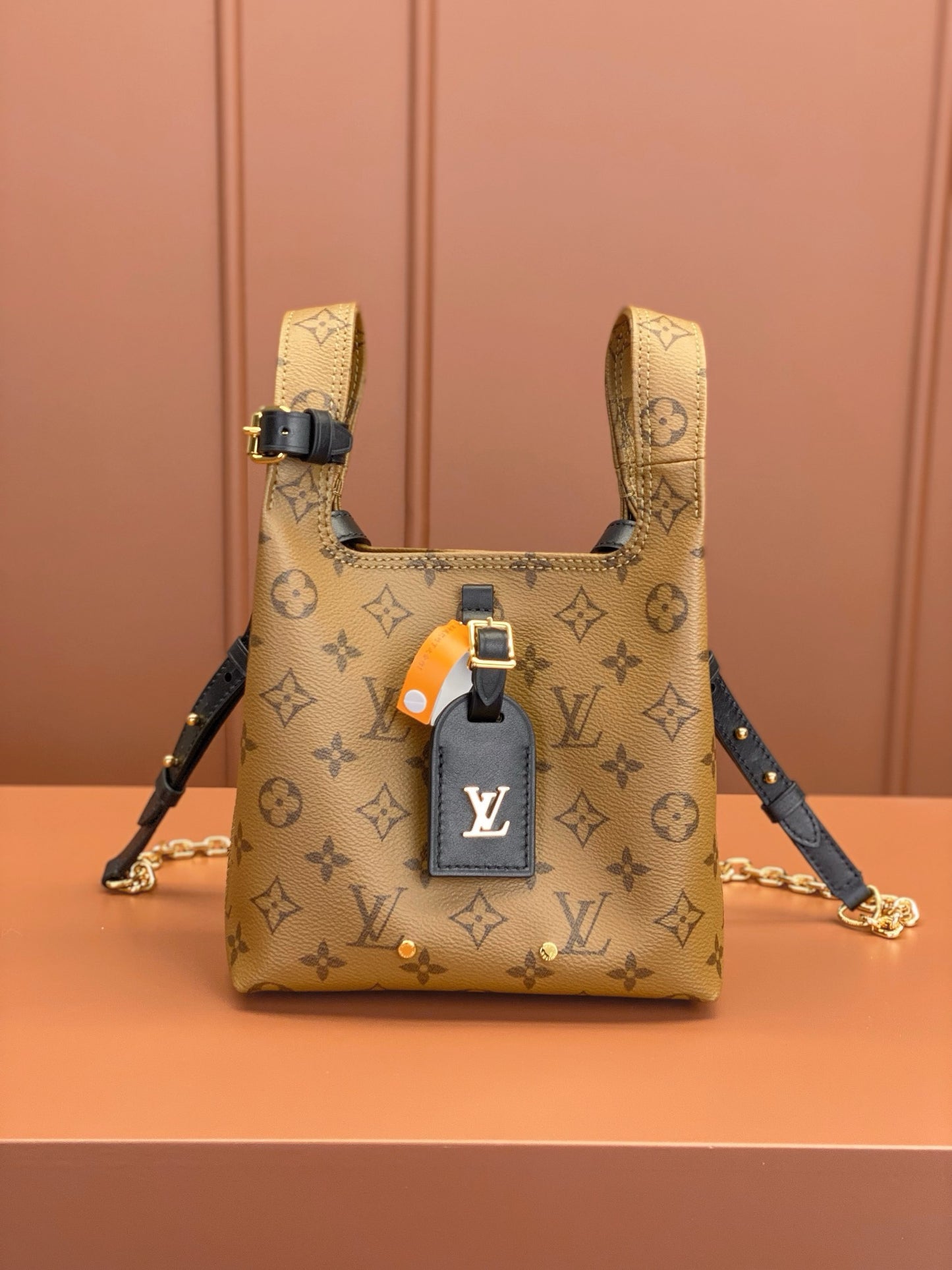 LV Atlantis BB M46816