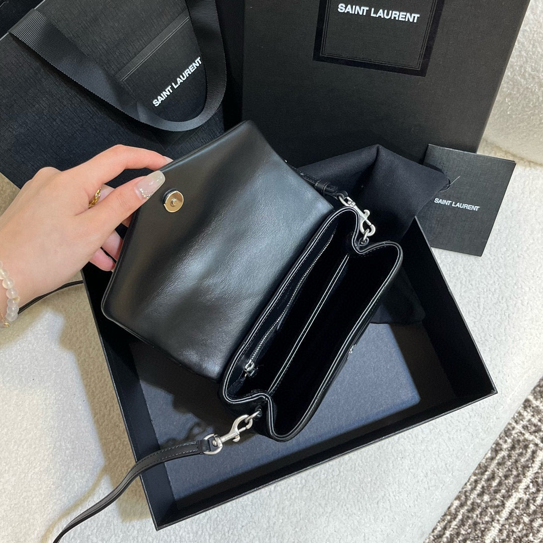 YSL Loulou Shoulder Bag 20x14x7.5