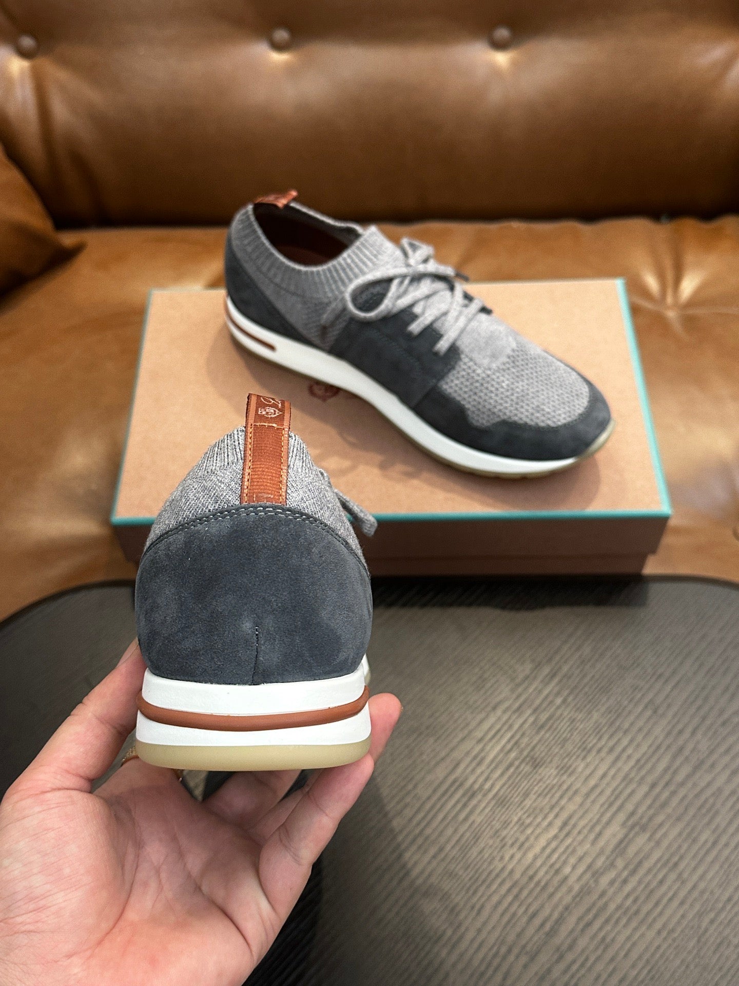 LP Sneakers