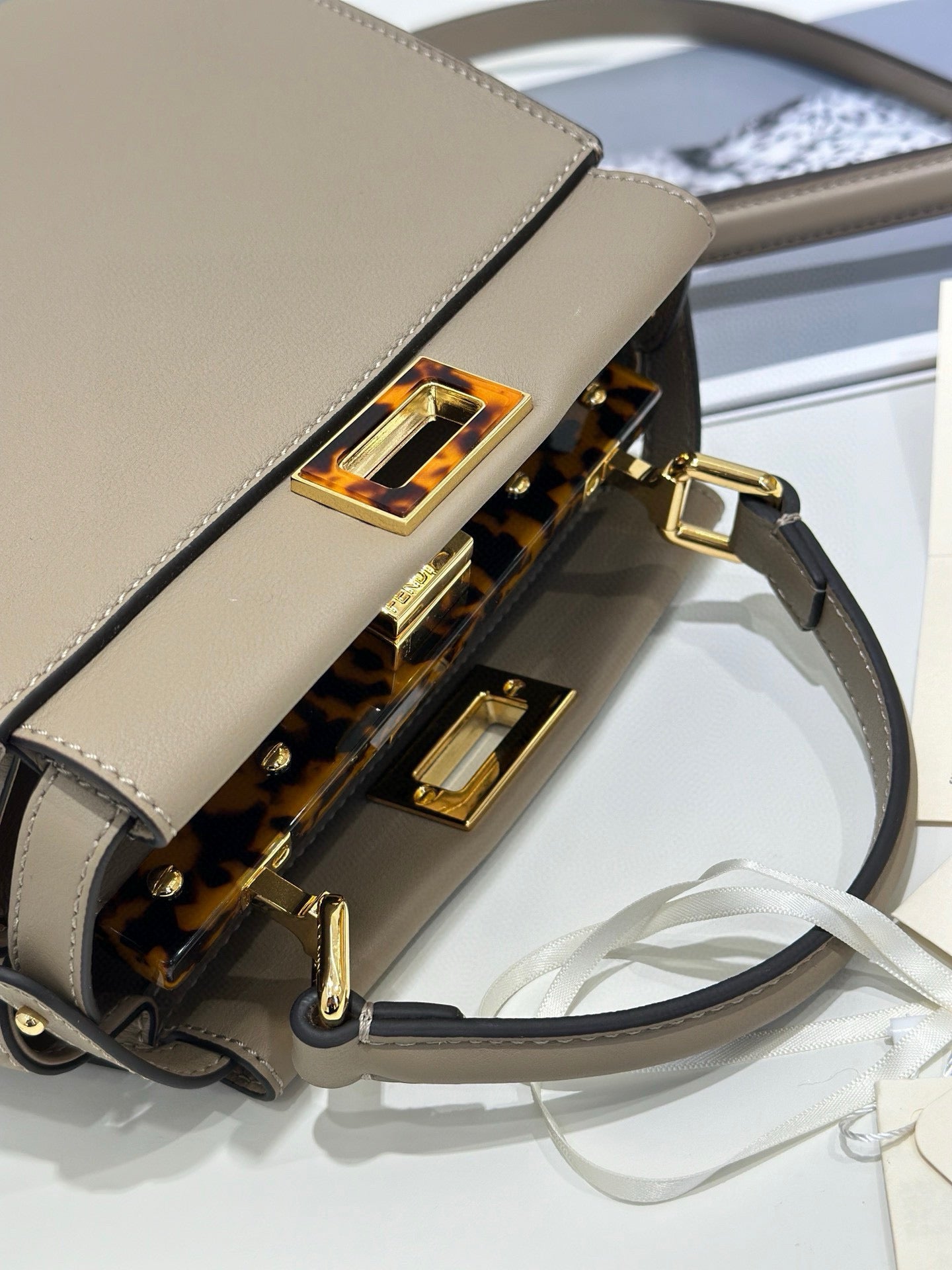 Fendi Peekaboo Bag (23x11x18 cm)