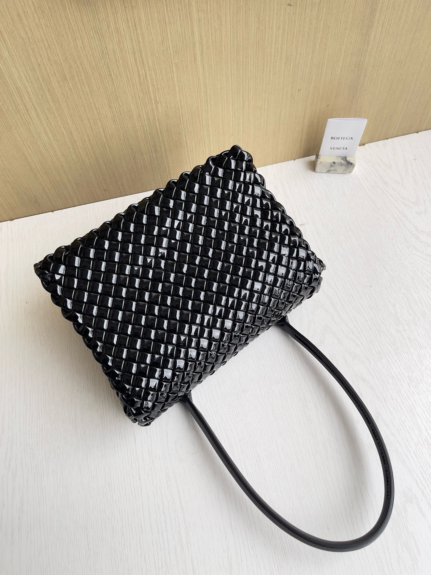 BV Nappa Intrecciato Patti Handbag 26x13x20.5cm