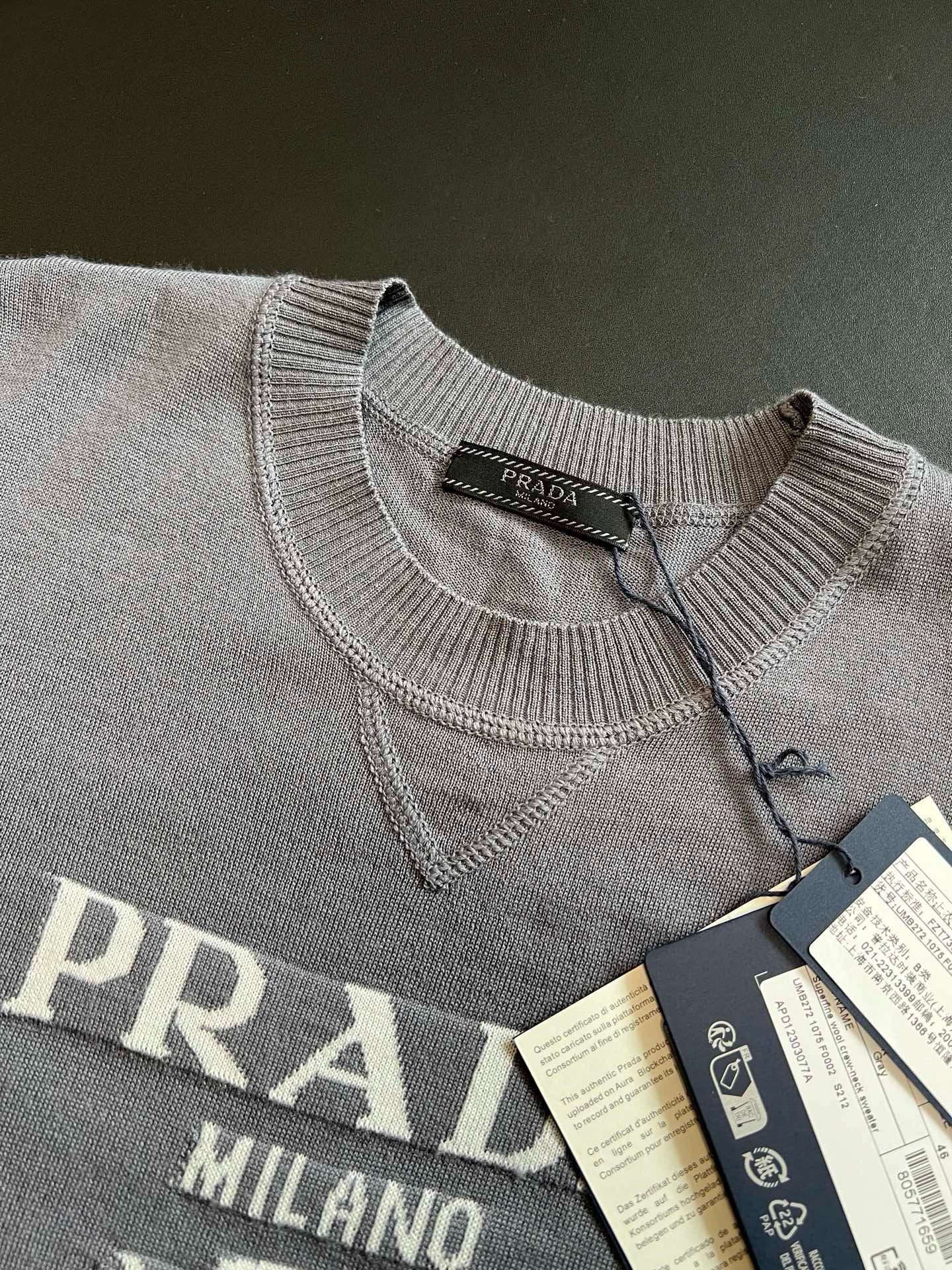 Prada T-Shirt