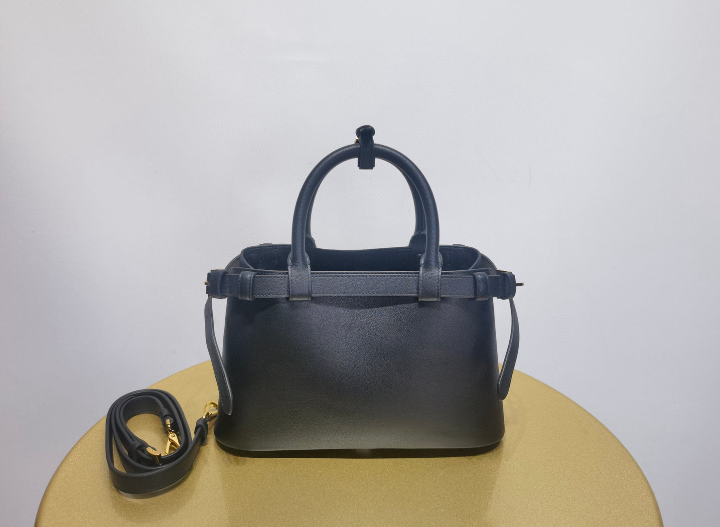Prada Handbag 28x10x10.5cm