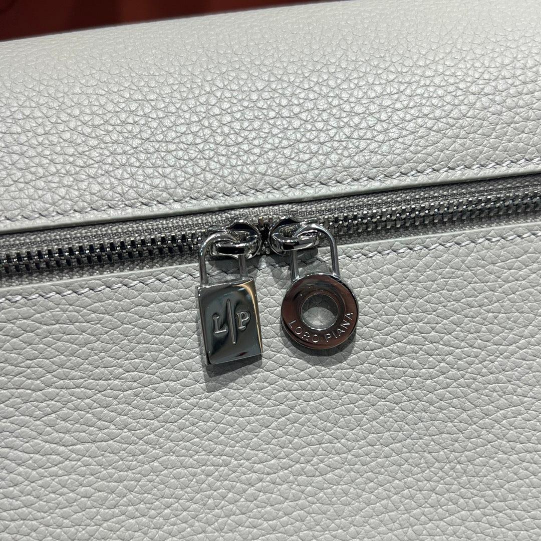 LP Extra Pocket L27 Handbag