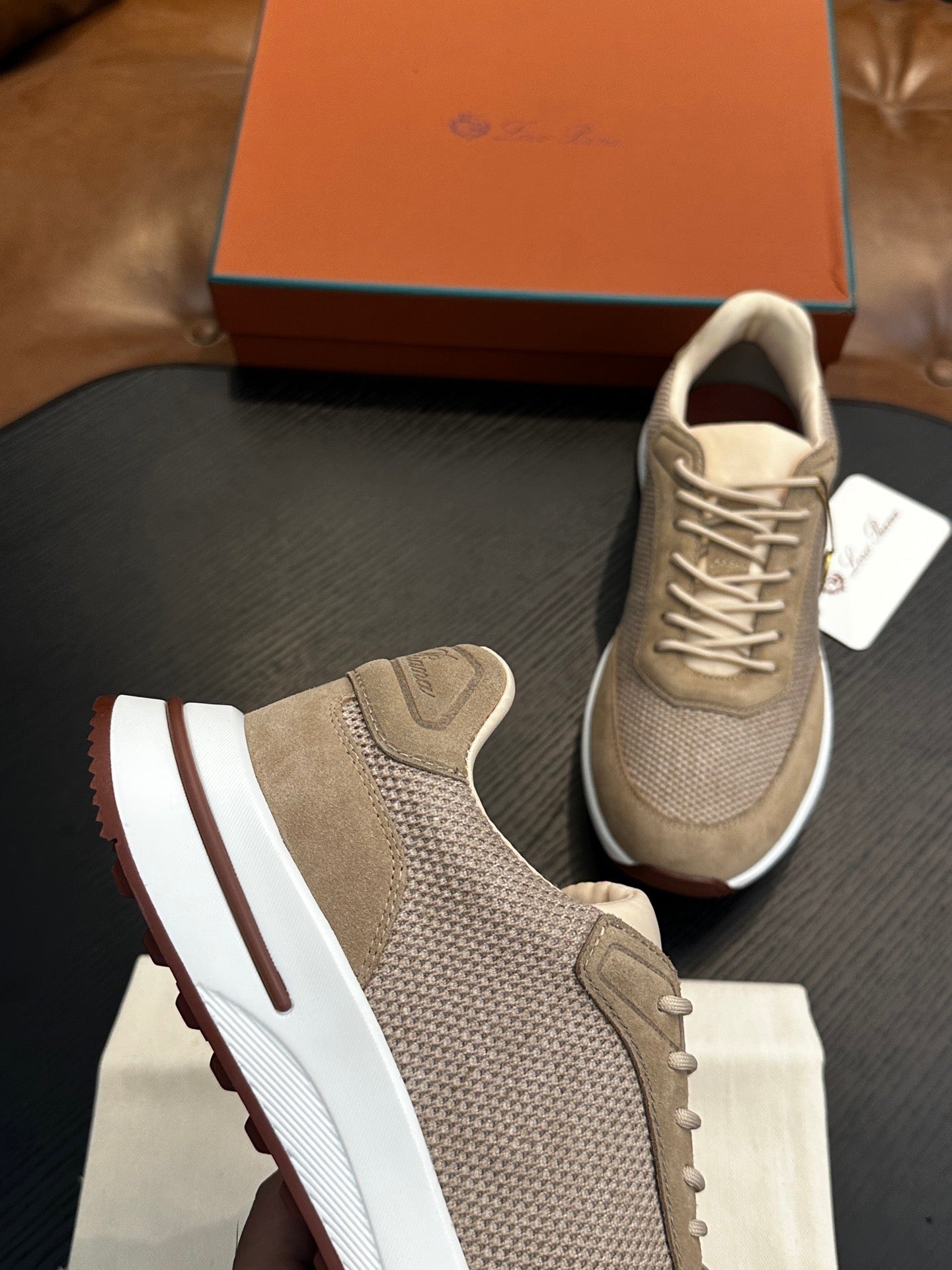 LP Sneakers