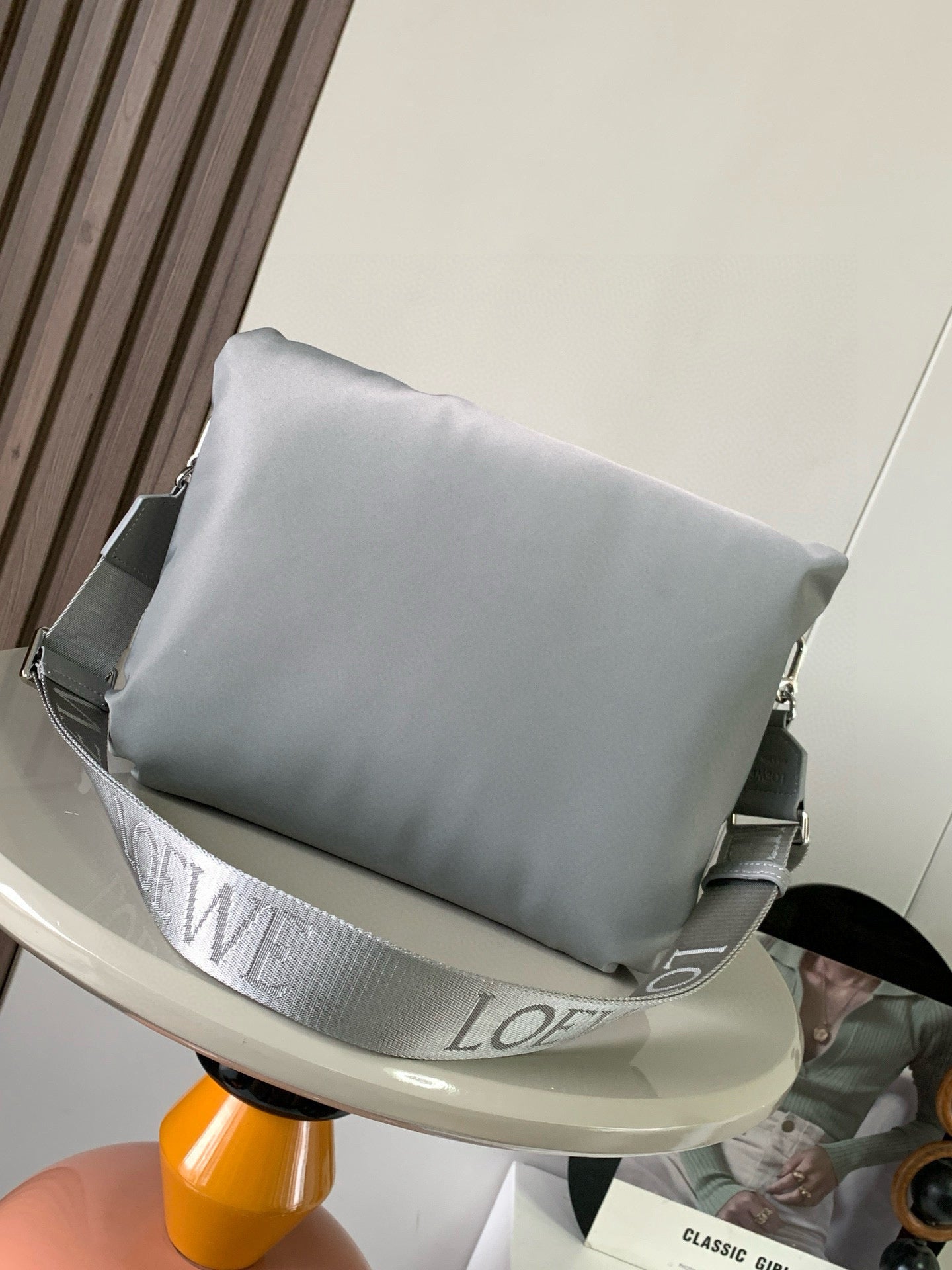 Loewe Messenger Bag 30x20.5x10CM