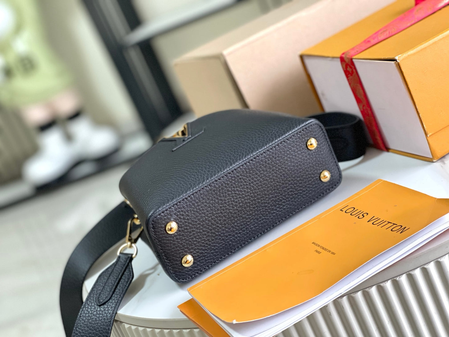 LV Capucines M48863