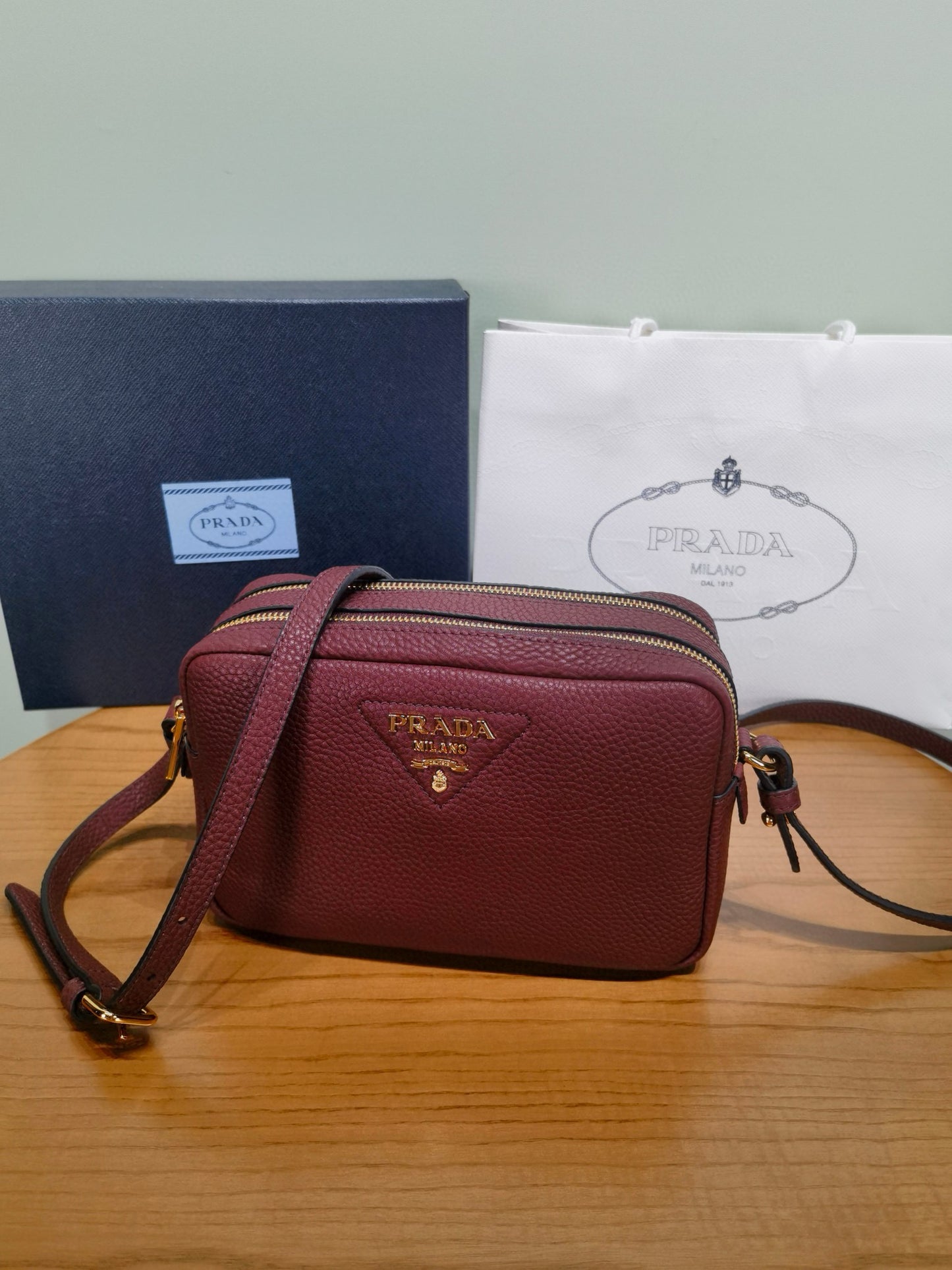 PD Small Camera Crossbody Bag 22x14x8cm