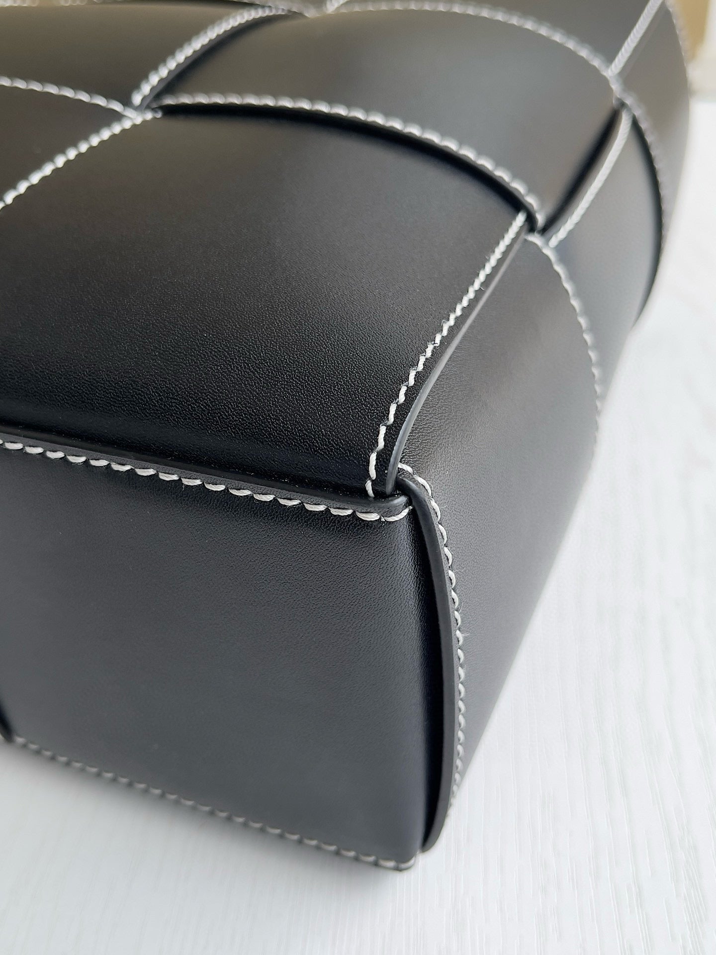 BV Arco Tote Bag