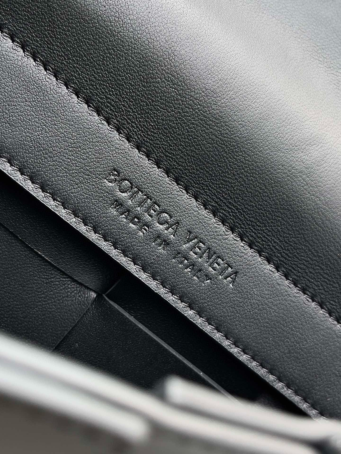 BV Arco Tote Bag