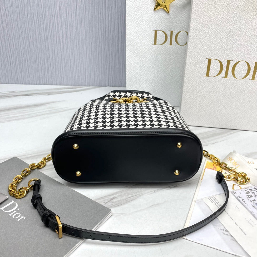 Dior C’est Handbag (24cm)