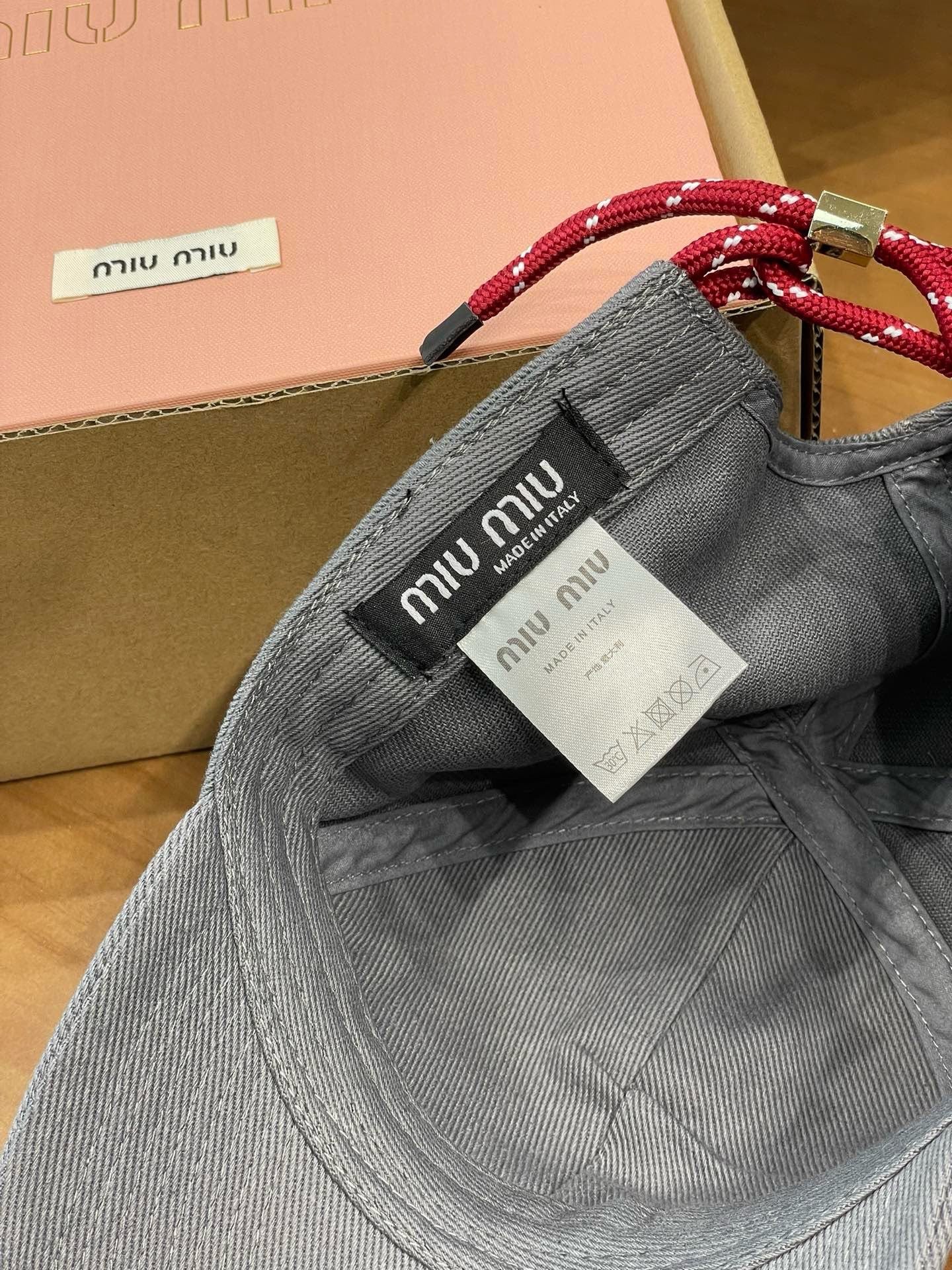 Miu Miu Caps