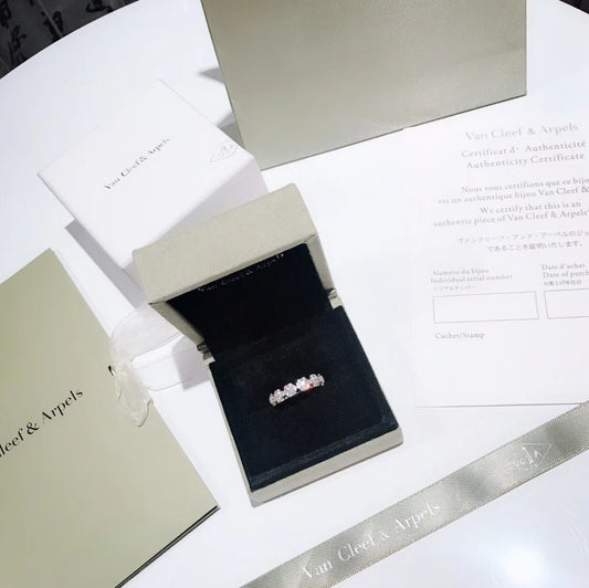 Van Cleef & Arpels Ring