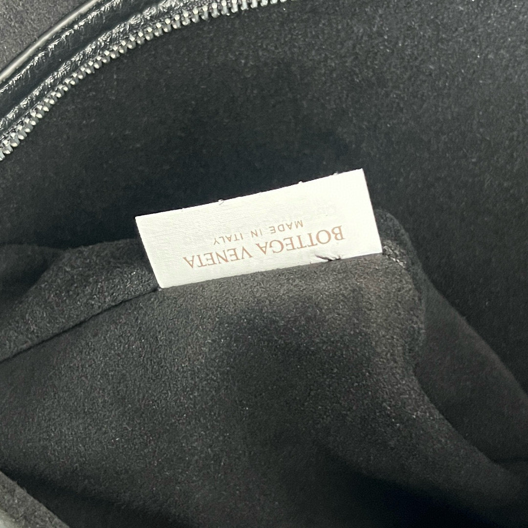 BV Hobo Bag 44x33x9CM