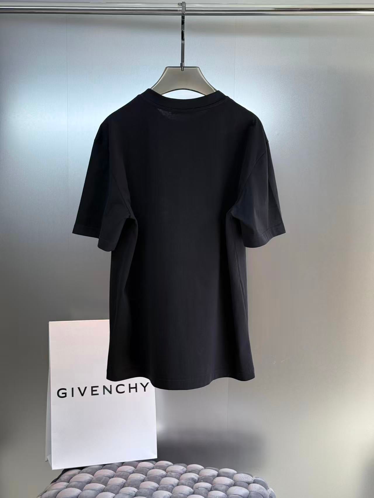 Givenchy T-Shirt