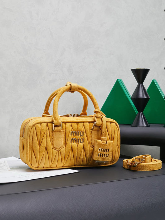 Miu Miu Bowling Bag 22x10.5x7.5cm