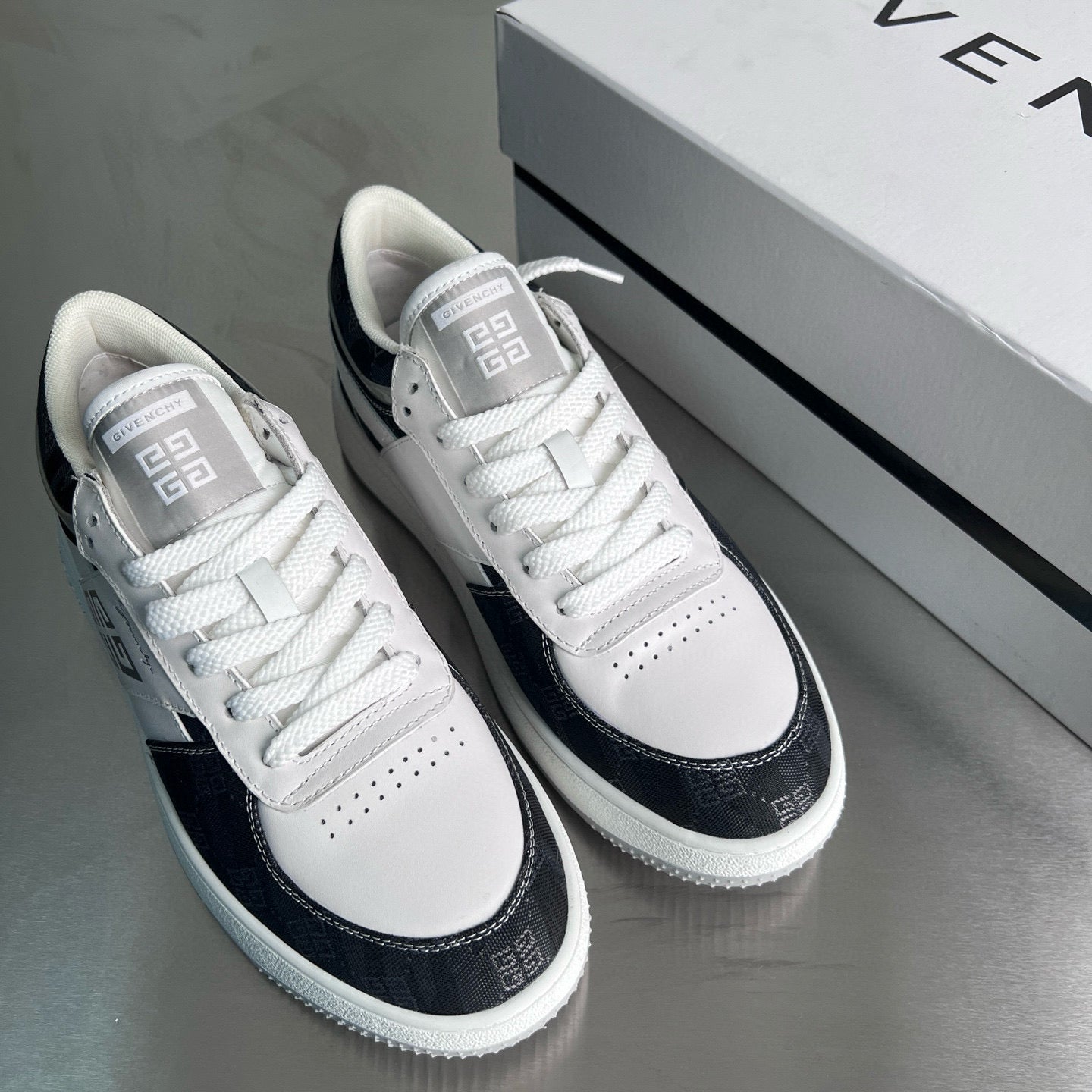 Givenchy Sneakers