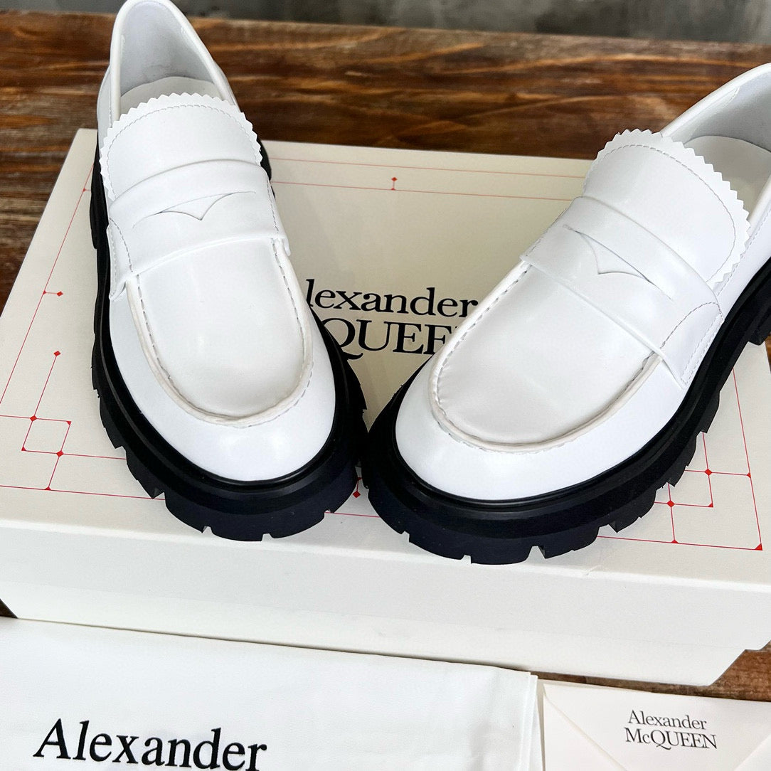 Alexander McQueen Loafer