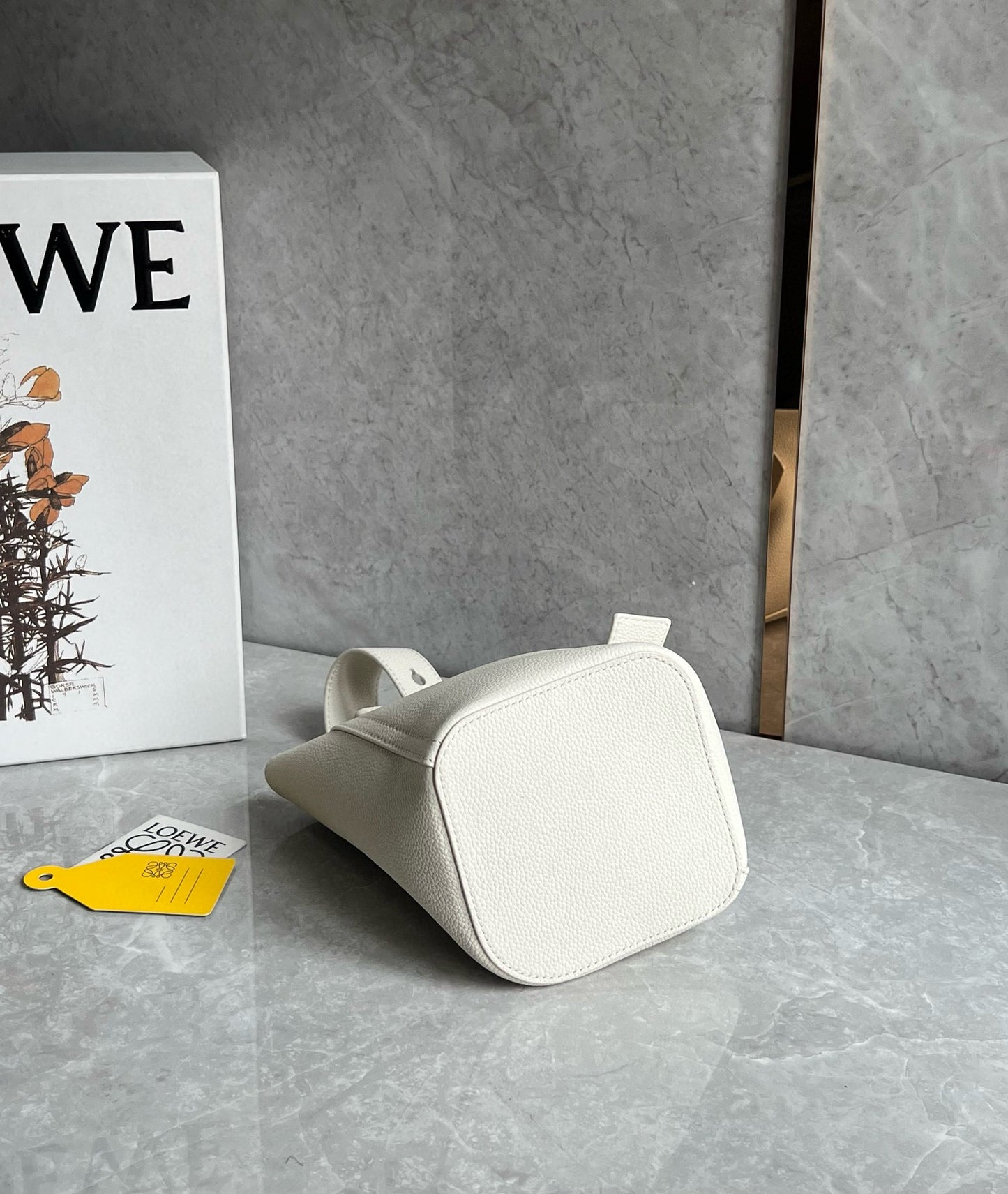 Loewe Pebble Bucket Bag(16x16x19.5cm)