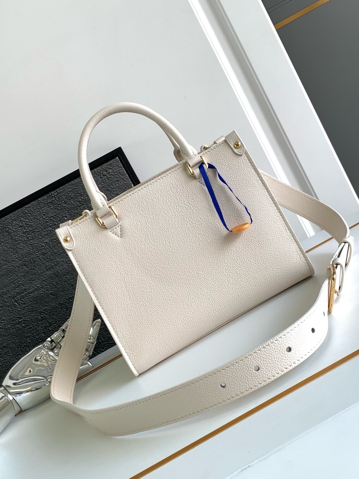 LV Tote Bag M22311