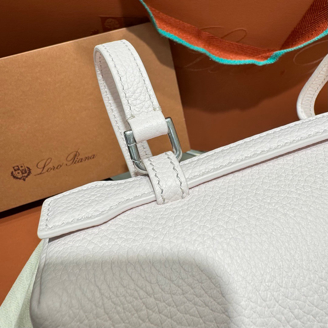LP Extra Pocket L23.5 Backpack