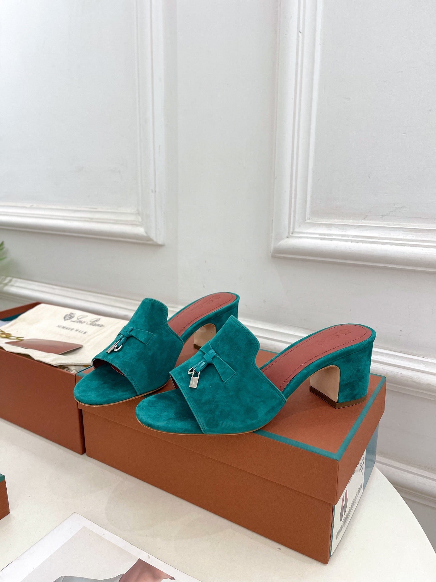 LP Sandals