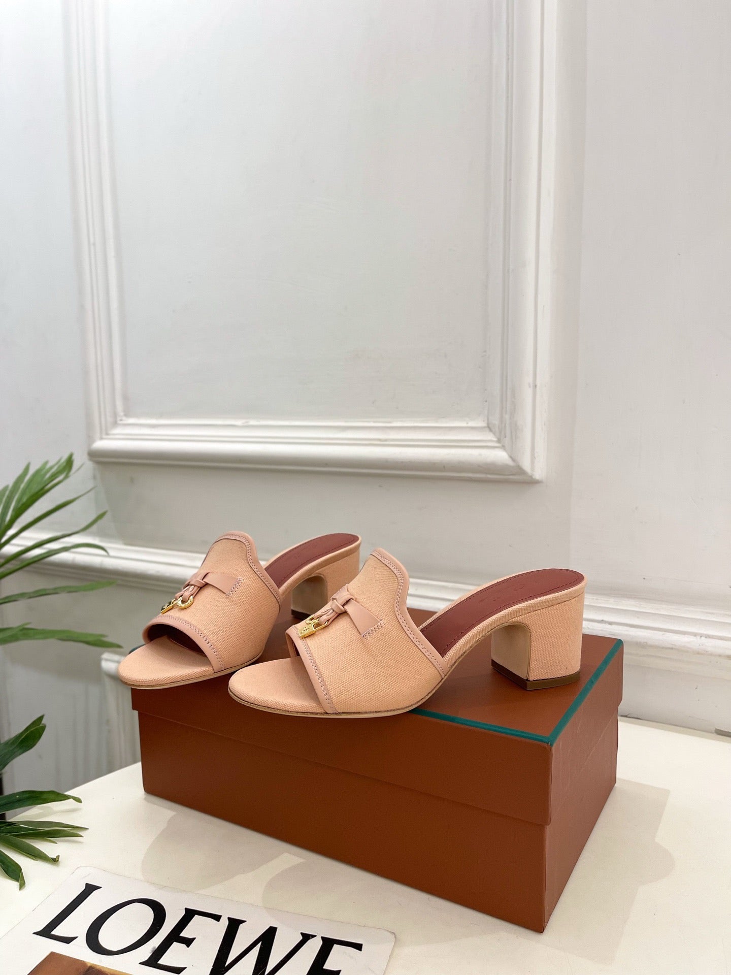 LP Sandals