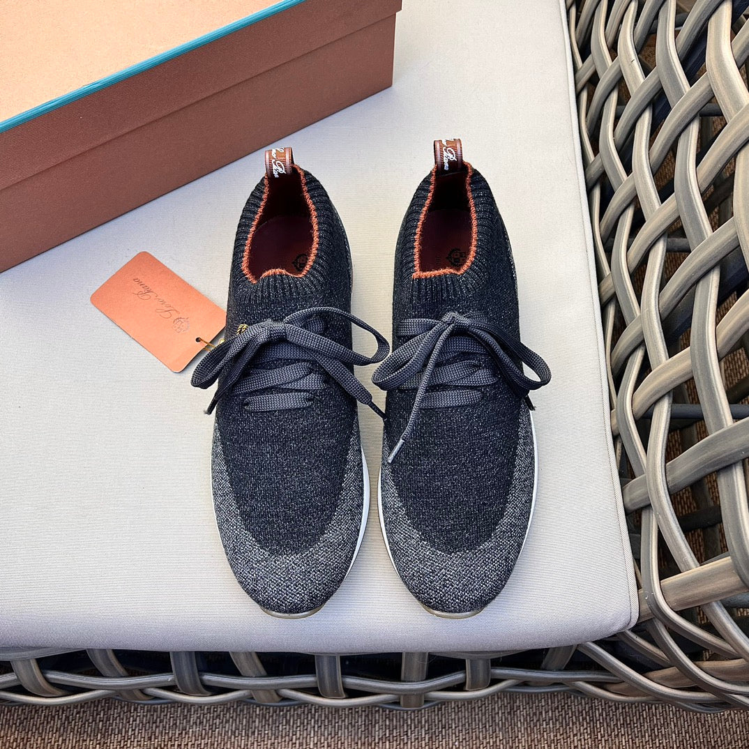LP Sneakers
