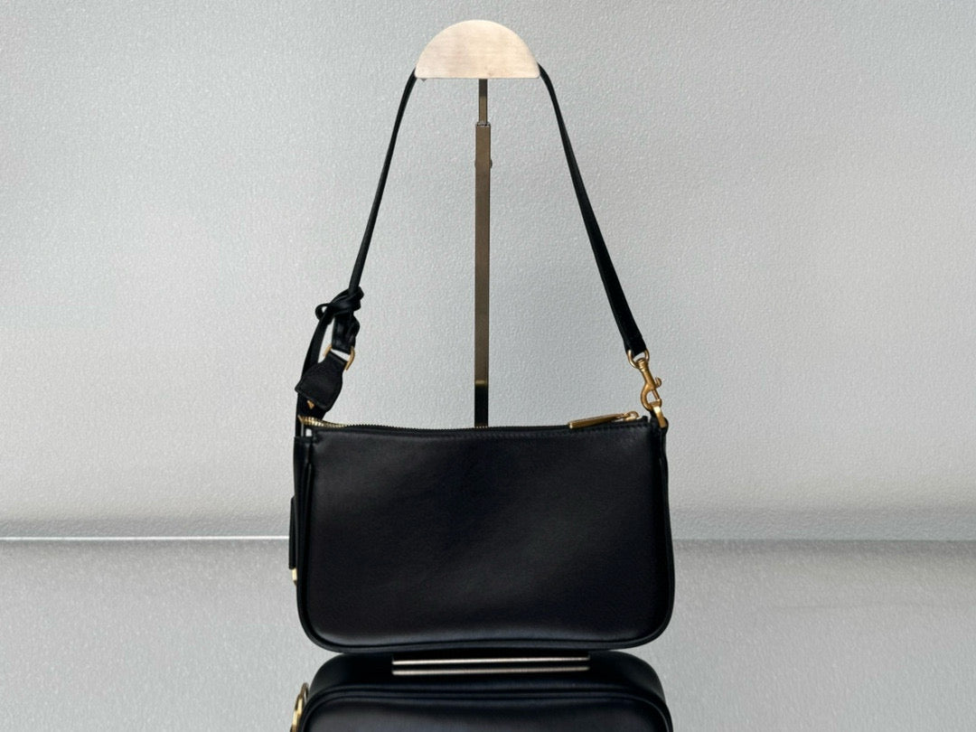 BLCG Rodeo Sling Pochette Bag(22x11.9x12.7cm)
