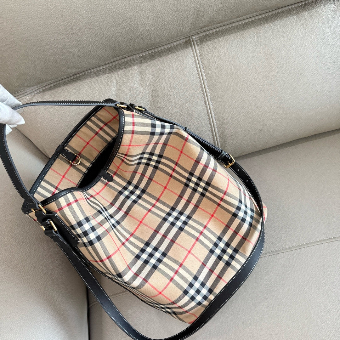 Burberry Bucket Bag(26CM*20CM*32CM)