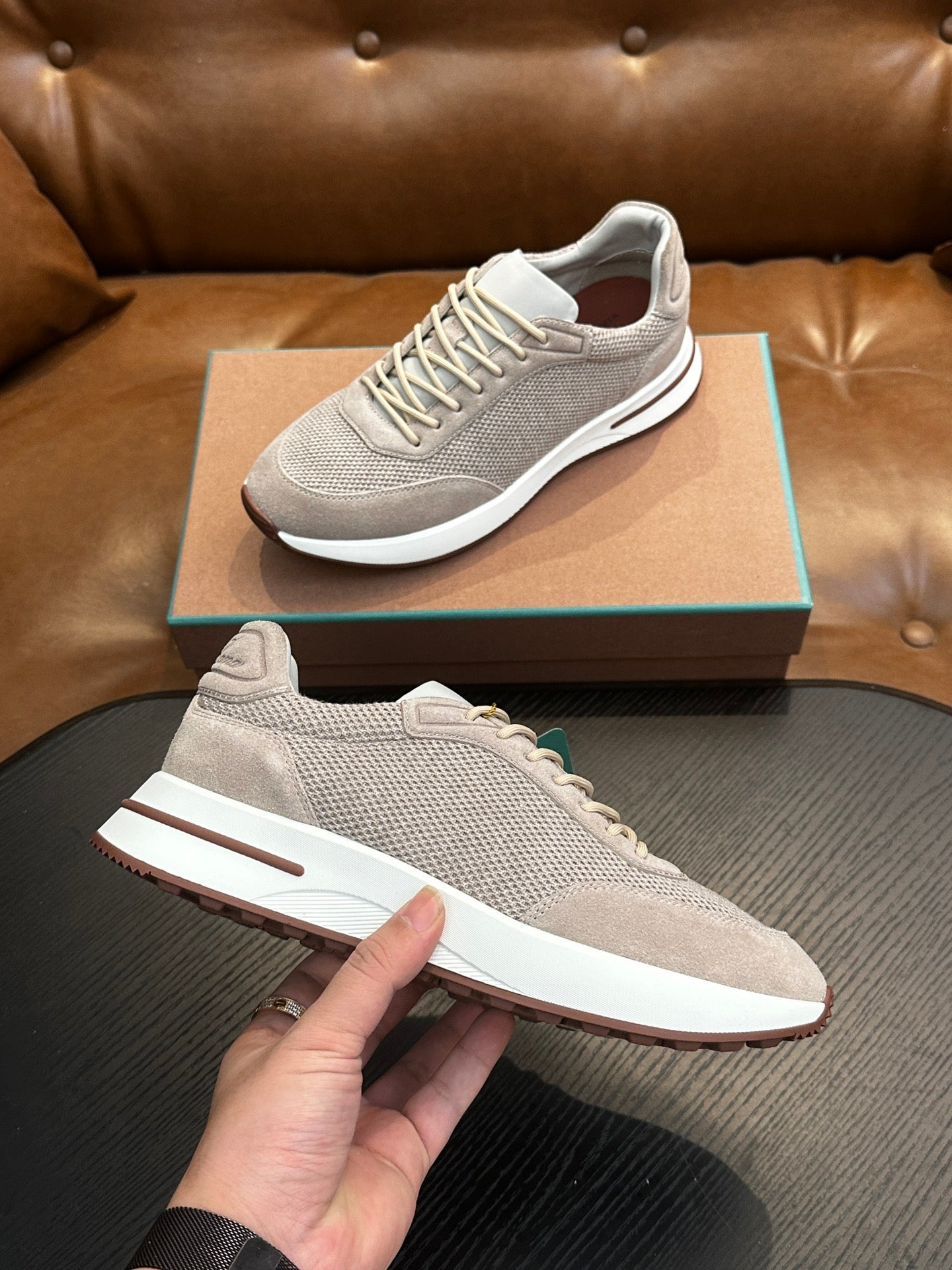 LP Sneakers