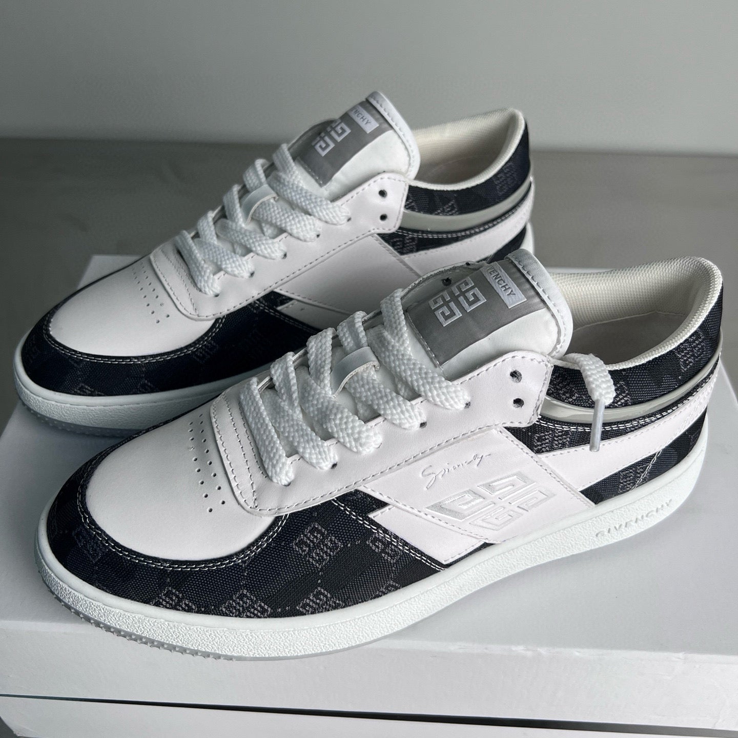 Givenchy Sneakers