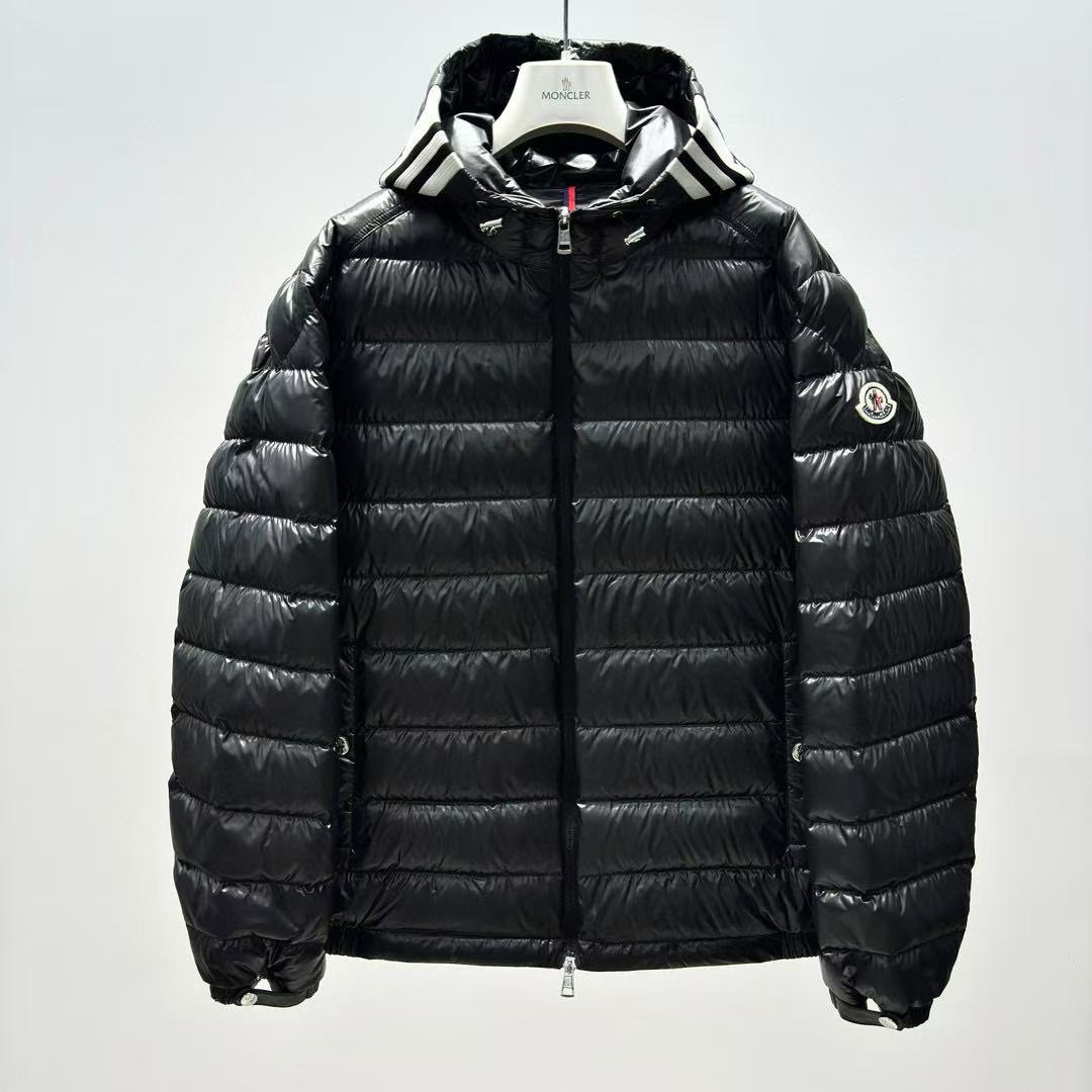 Moncler Down Jacket (Chest 110)