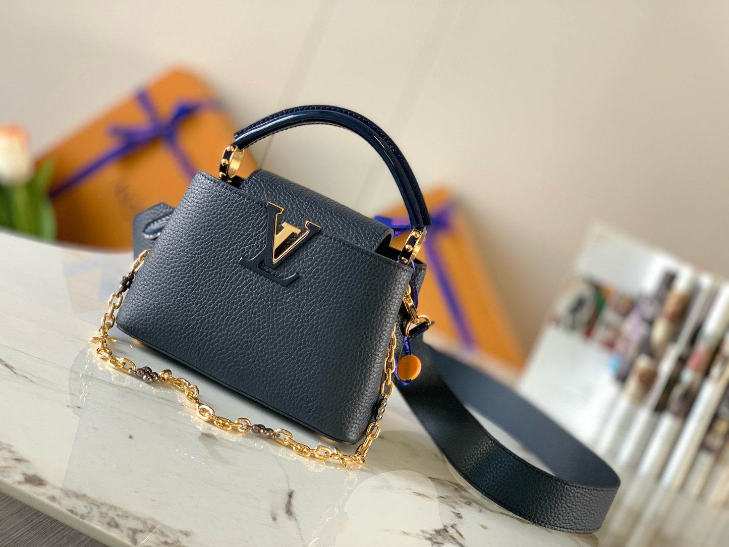 LV Capucines M80239 (21cm)