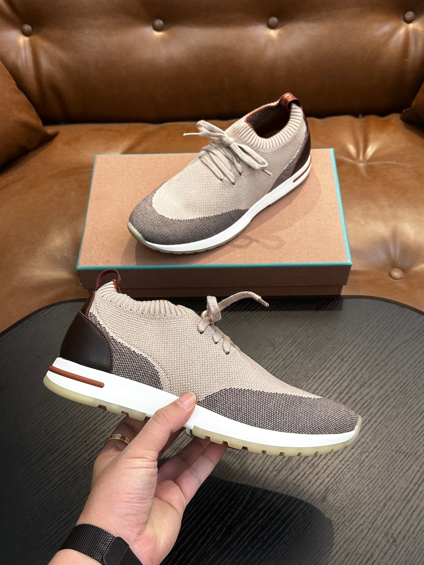 LP Sneakers