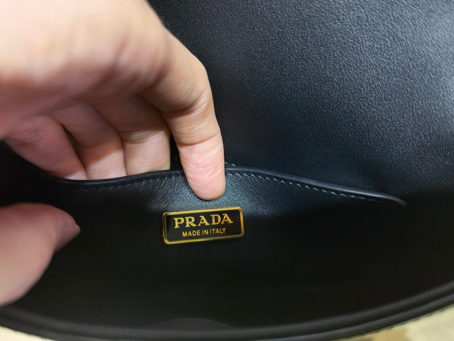 Prada Shoulder Bag 24x11x4cm
