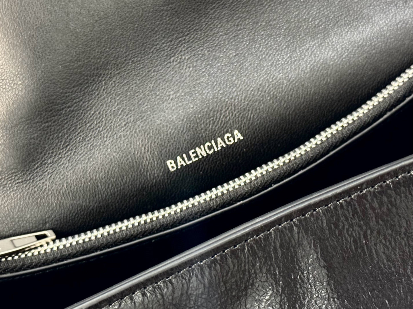 BLCG Crush Shoulder Bag
(25x15x8cm)