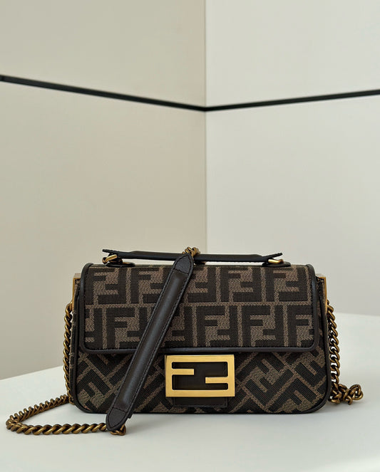 Fendi Baguette Chain Midi