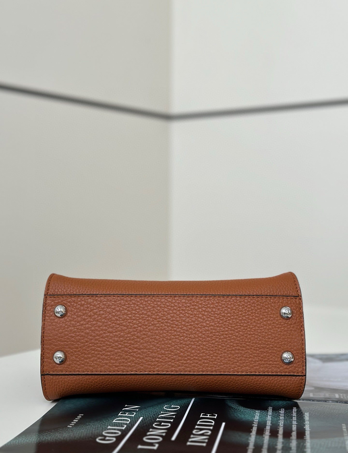 Fendi Peekaboo Bag (23.5x12x20 cm)