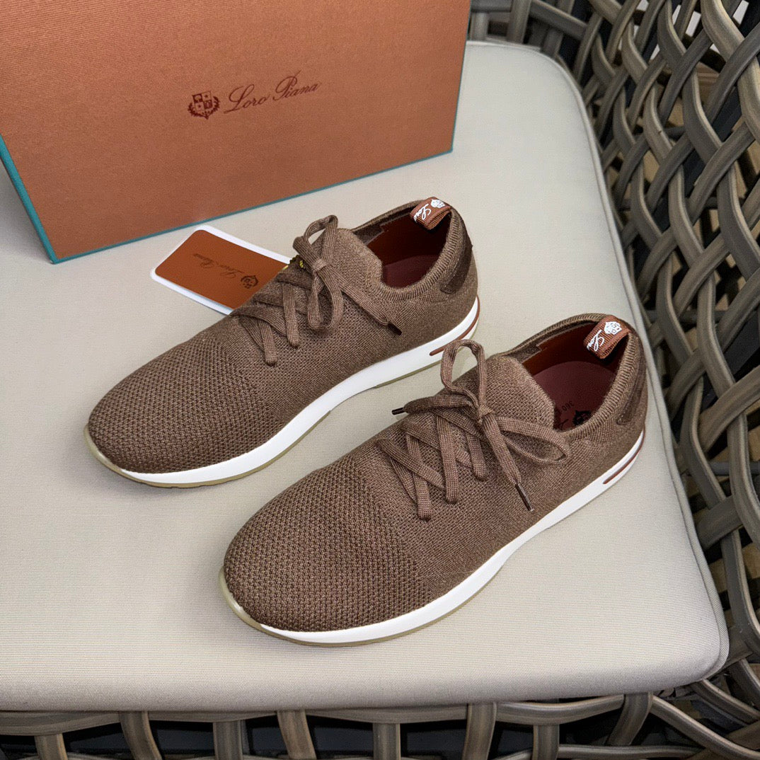 LP Sneakers