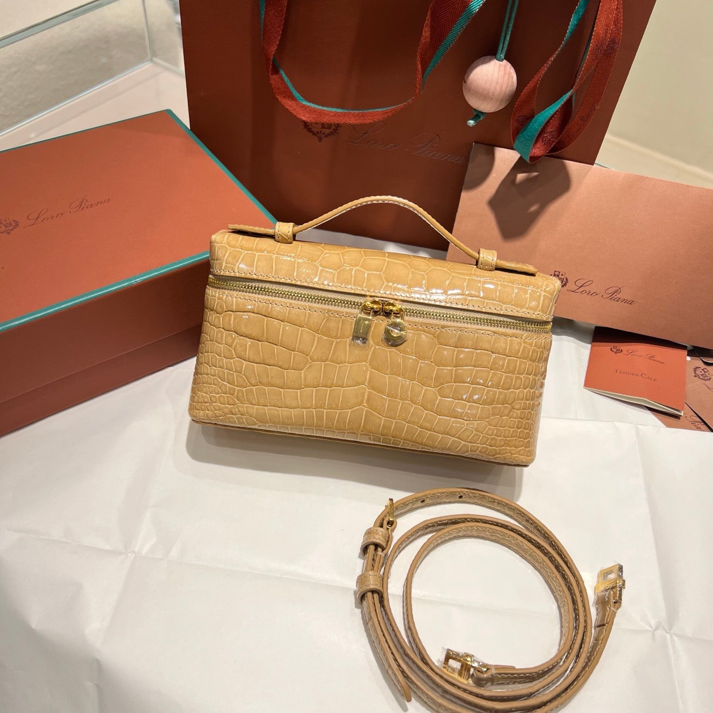 LP Extra Pocket L19 Handbag