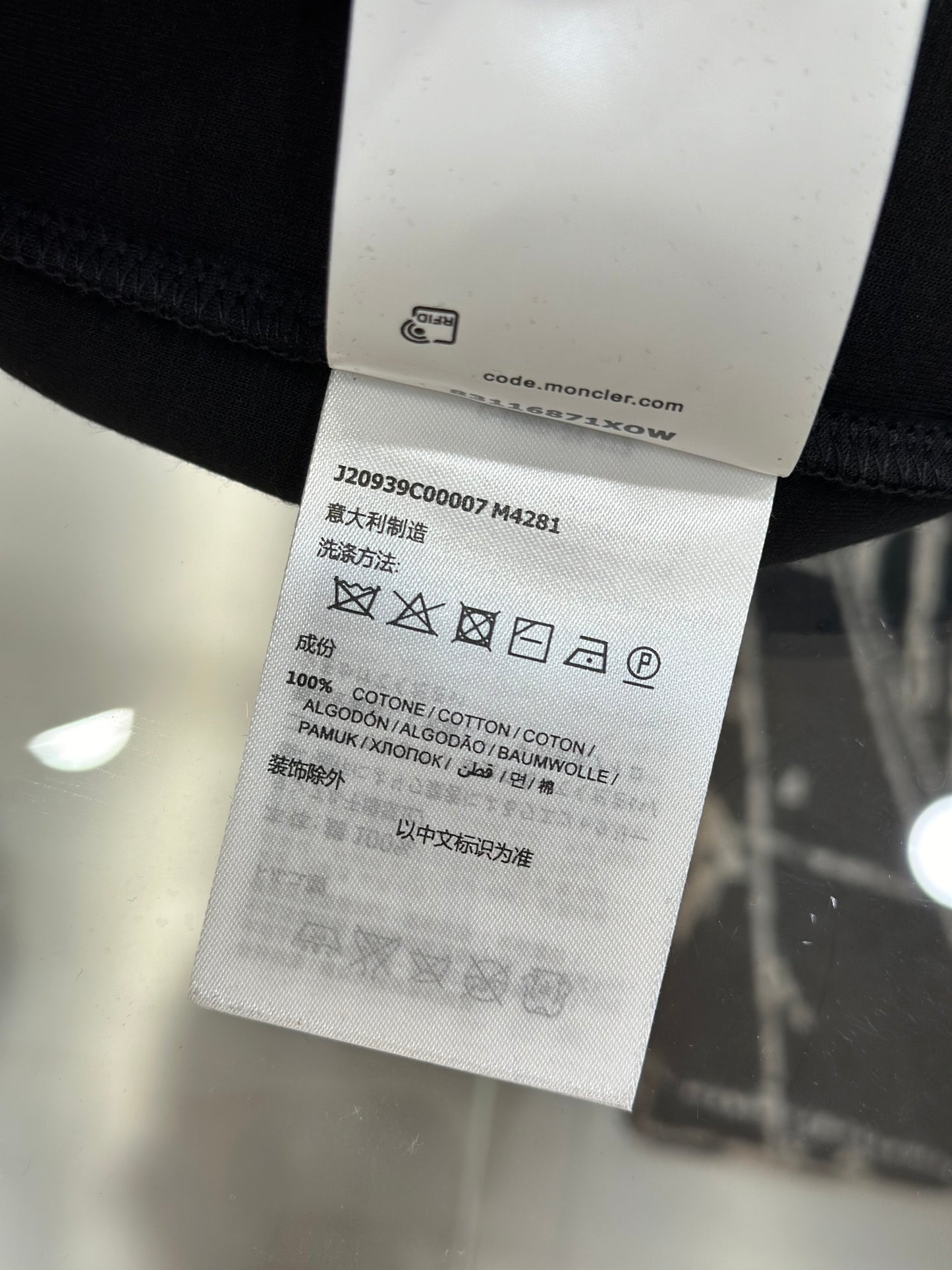 Moncler T-shirt