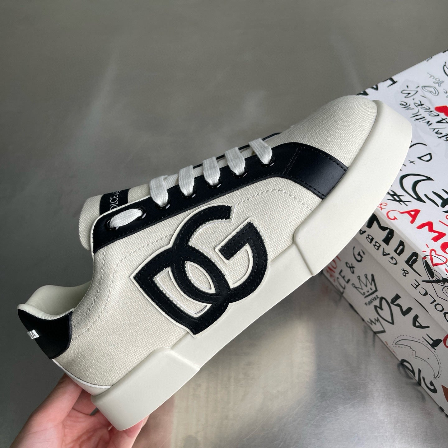DG Sneakers