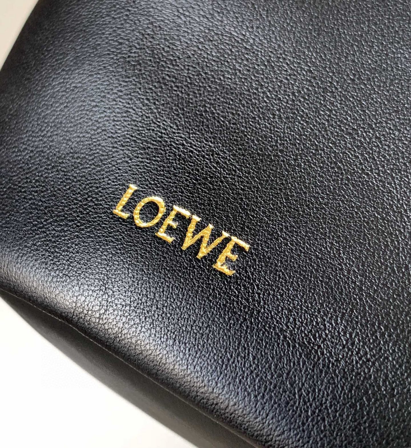 Loewe Flamenco
