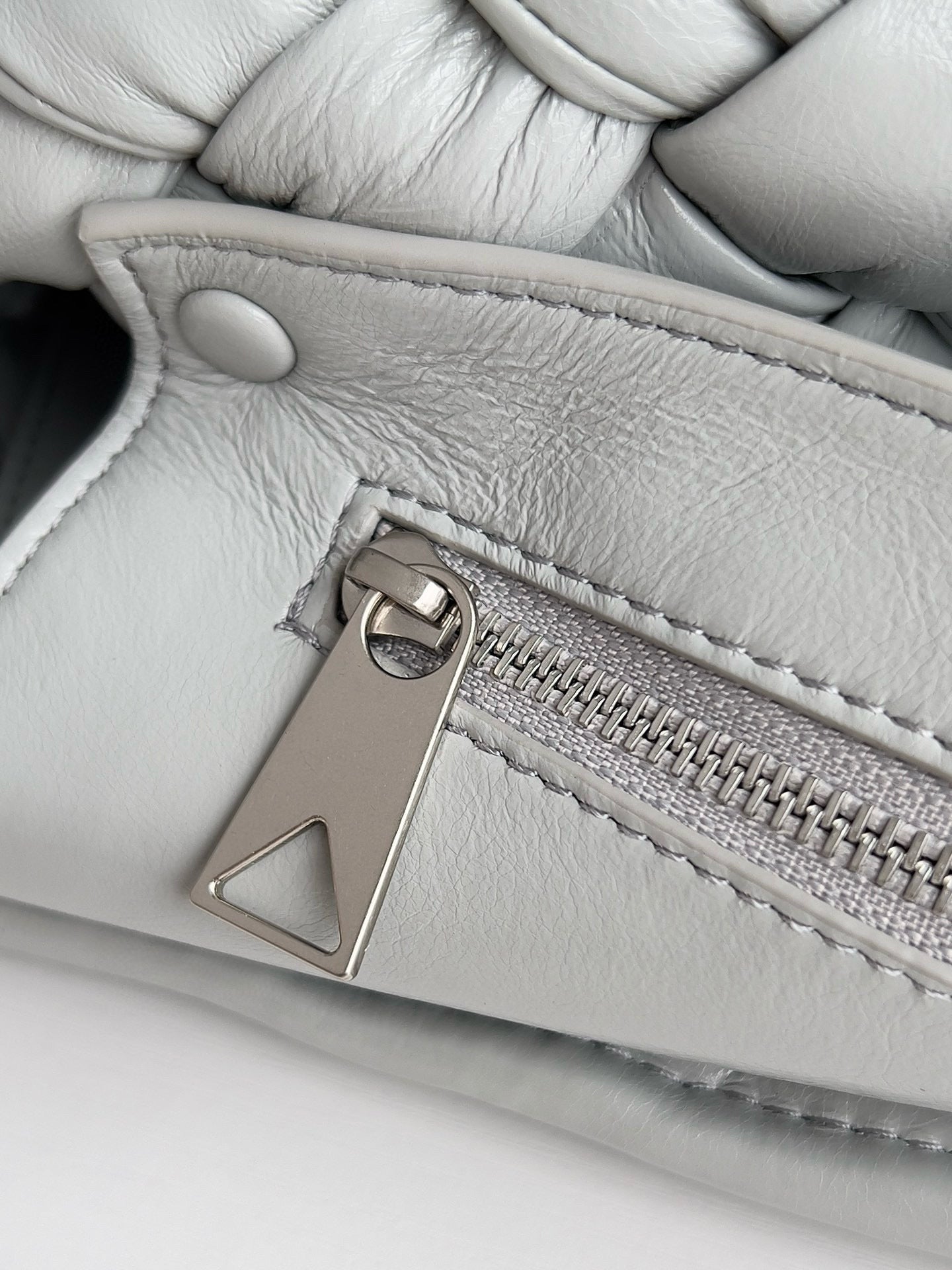 BV Foulard Rumple Messenger Bag