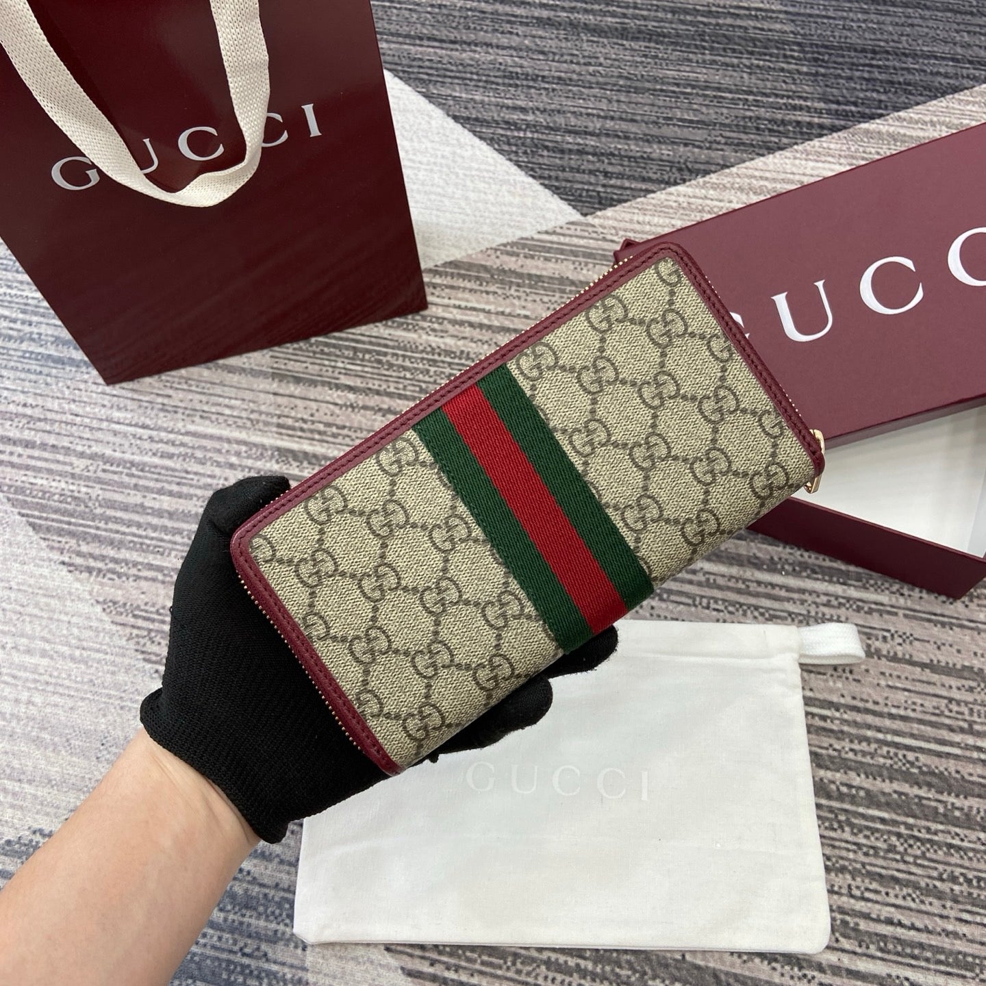 Gucci Long Zipped Wallet